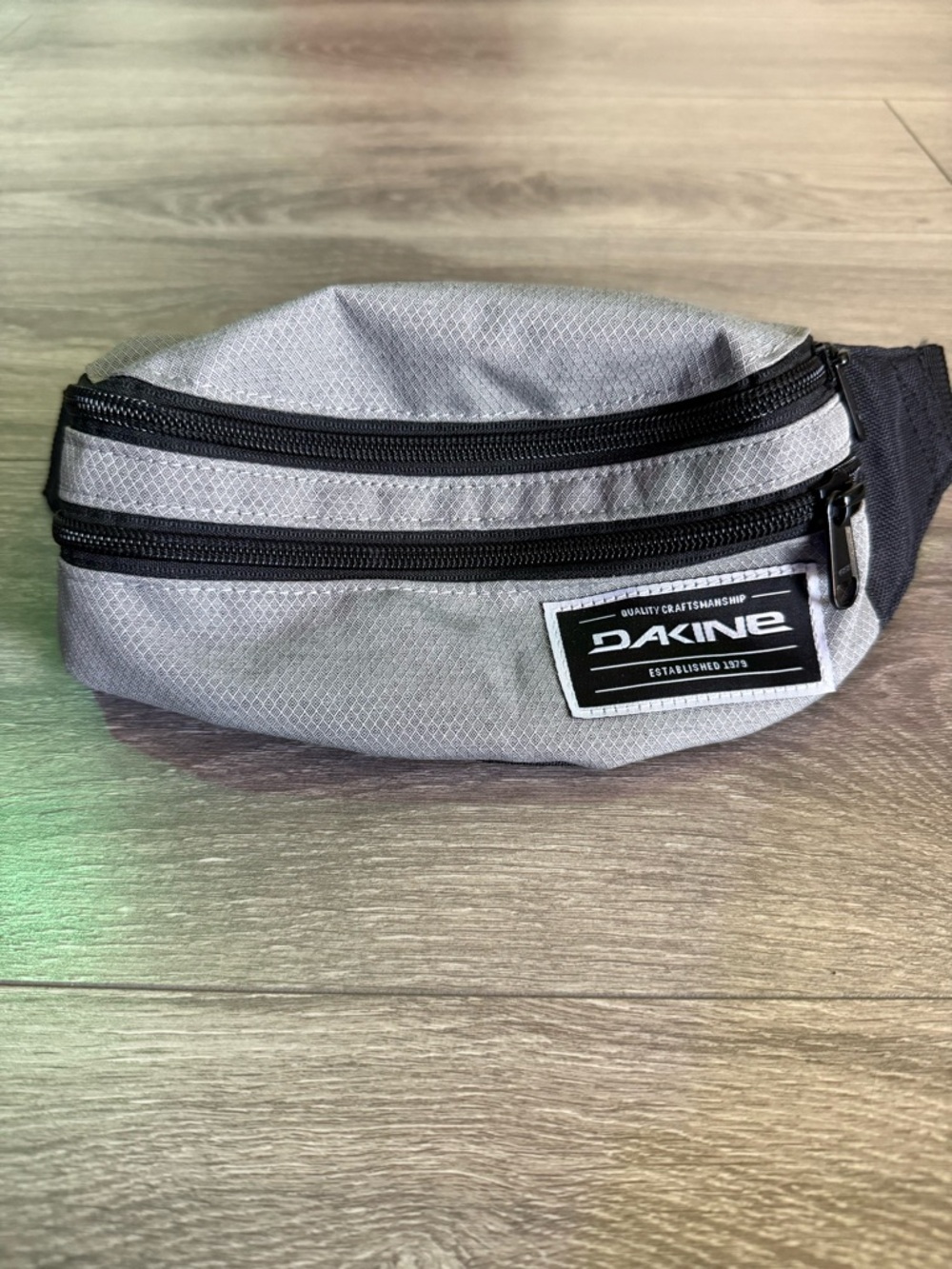 Dakine Light Gray Fanny Pack with Black Accents